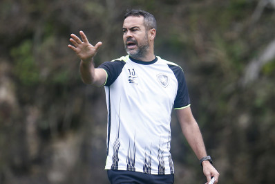 Cobrança por multa de Artur Jorge gera surpresa no Botafogo