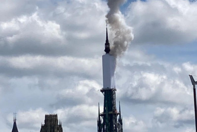 Vídeo: incêndio atinge catedral de Notre-Dame de Rouen, na França