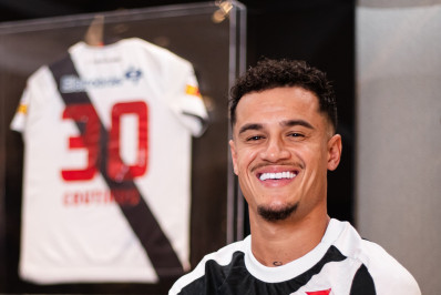 Philippe Coutinho aparece no BID e já pode estrear pelo Vasco