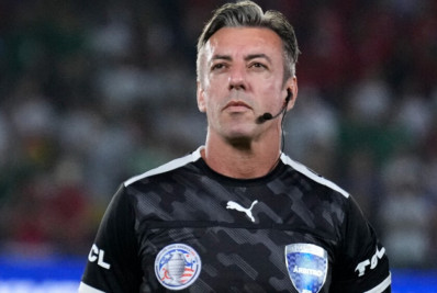 Presidente do Colo-Colo critica atuação de árbitro brasileiro: 'Vergonha'