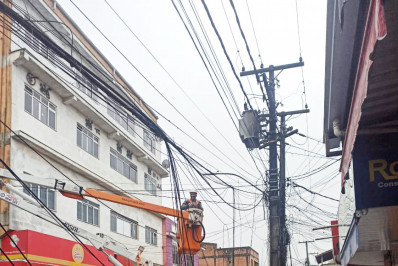 Incêndio na rede elétrica deixa moradores sem luz e sem internet em Guapimirim