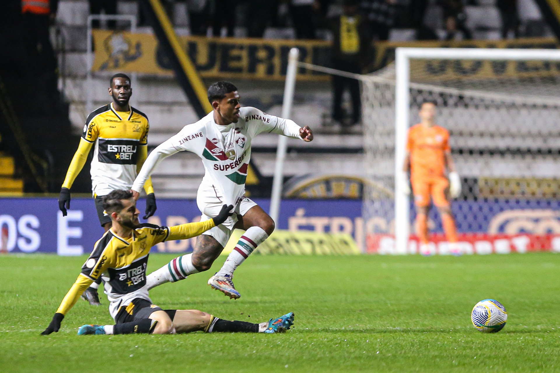 John Kennedy, do Fluminense, em a&ccedil;&atilde;o contra o Crici&uacute;ma - Marcelo Gon&ccedil;alves/Fluminense