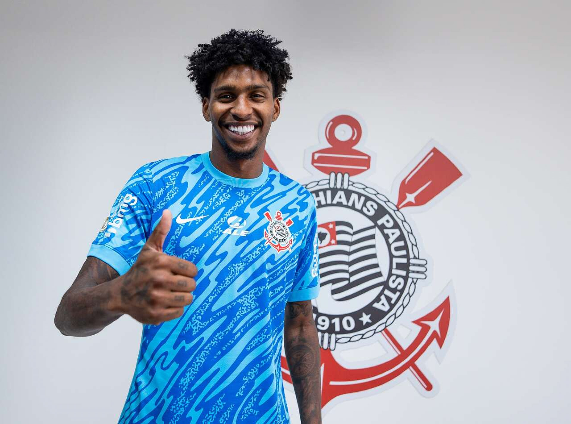 Hugo Souza diz que está maduro para desafios no Corinthians