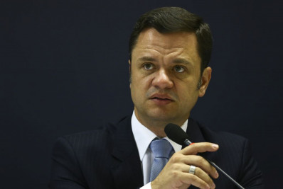 Moraes flexibiliza medida cautelar para autorizar Anderson Torres a cuidar da mãe com câncer