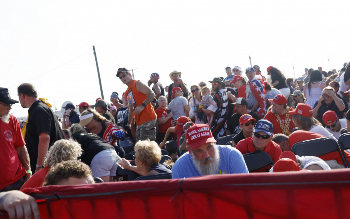 Comício de Trump é interrompido após sons de tiros, na Pensilvânia