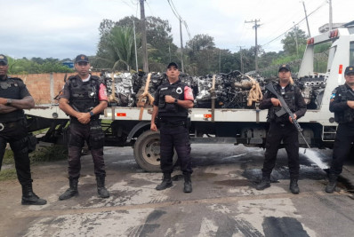 Polícia apreende 53 motores de veículos em residência em Queimados