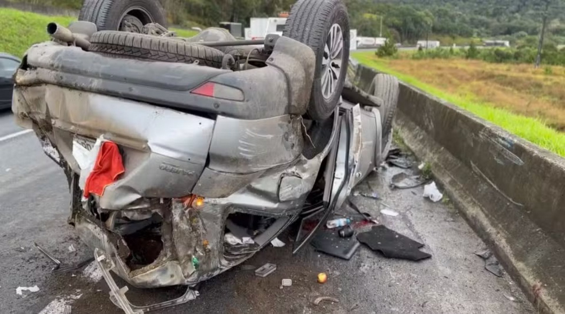 Dunga sofreu acidente de carro na BR-116, em Campina Grande do Sul, na Região Metropolitana de Curitiba - Polícia Rodoviária Federal