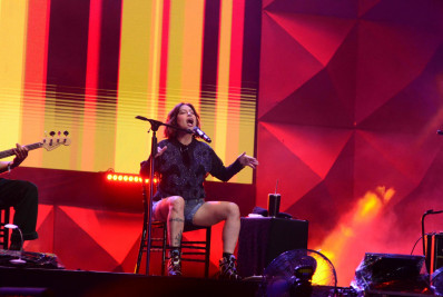 Pitty volta aos palcos após cirurgia de emergência