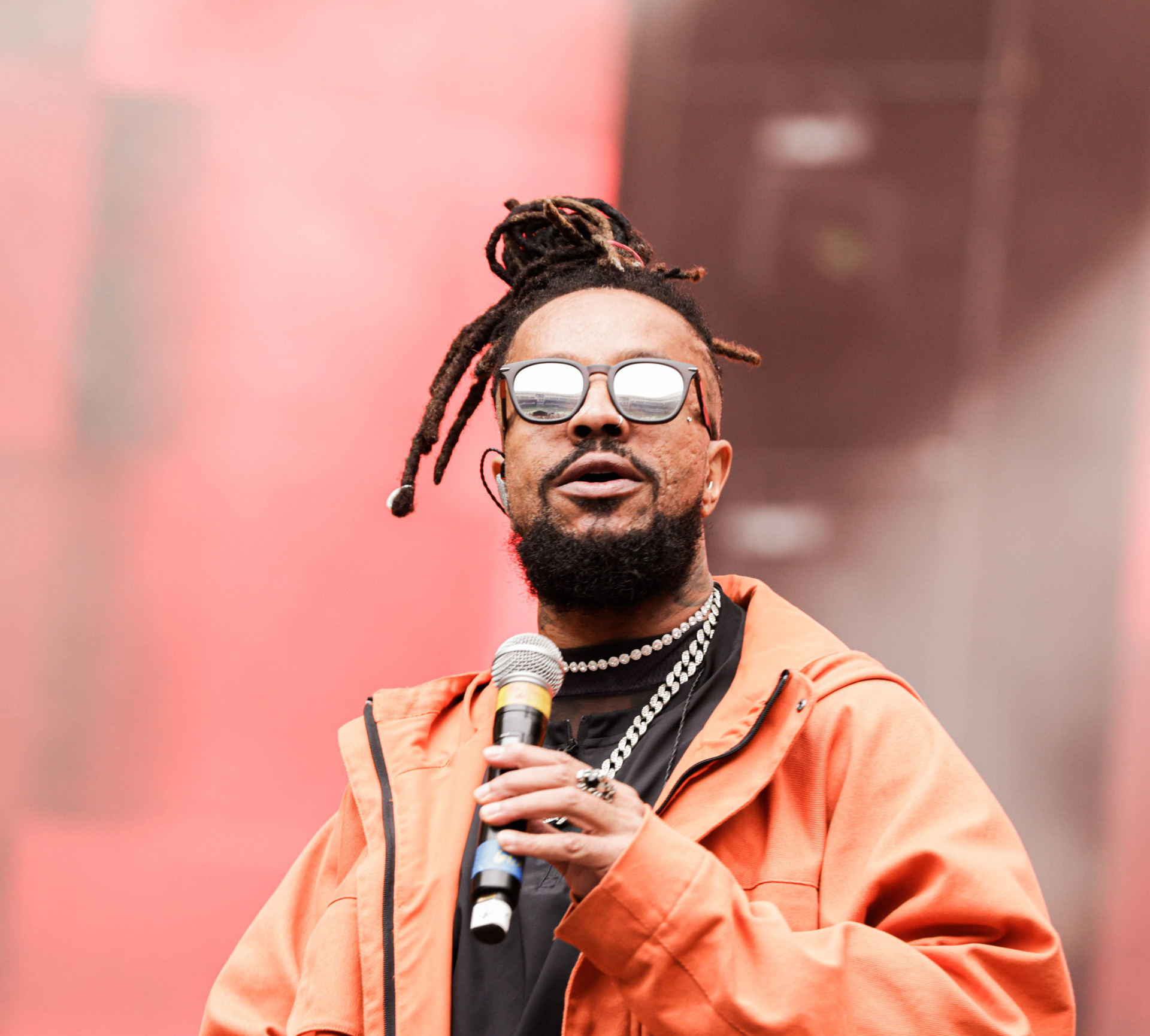 Rael - Van Campos/AgNews