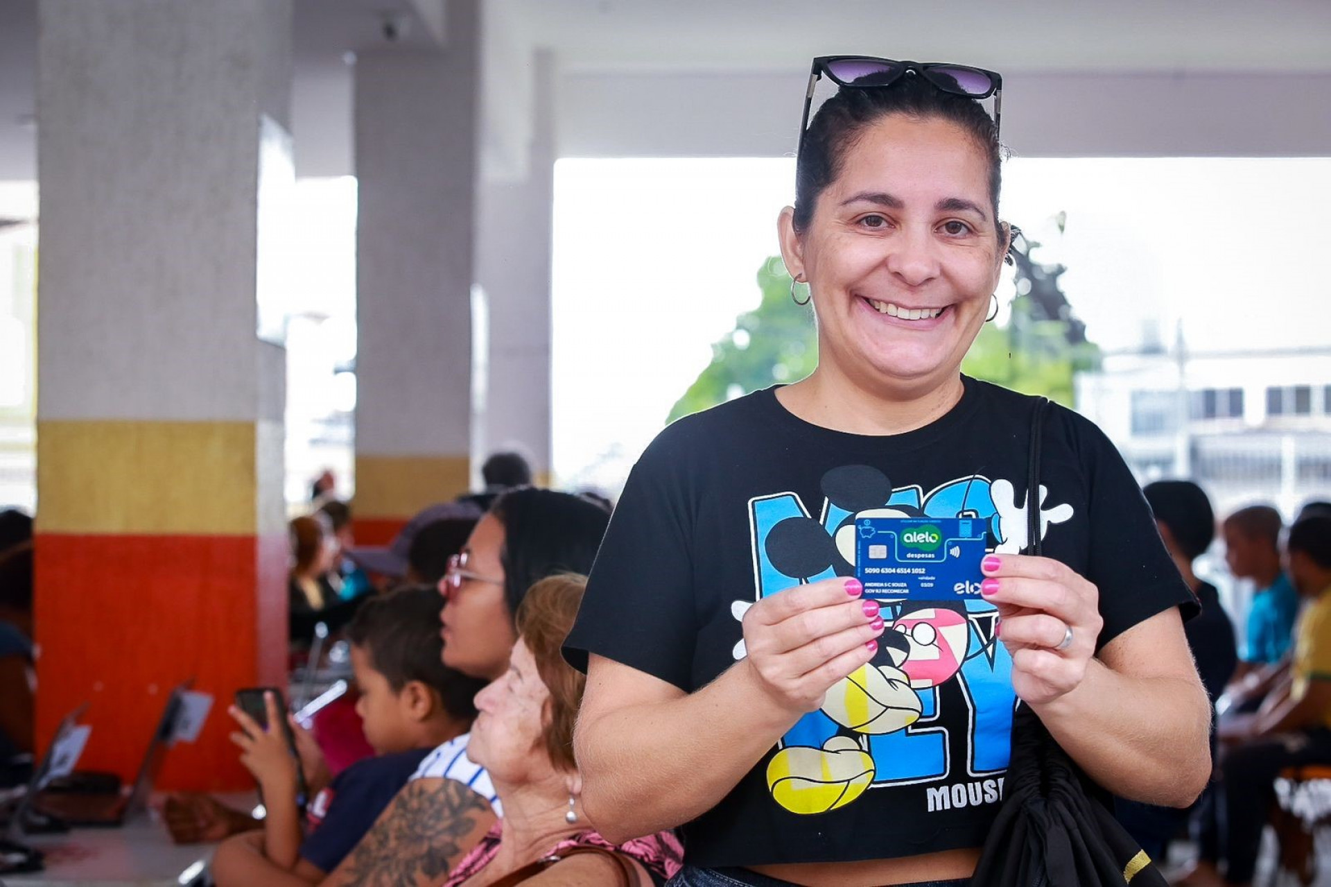 A moradora de Vila Maia, Andréia Santos, de 41 anos, foi uma das primeiras a receber o benefício - Rafael Barreto/PMBR