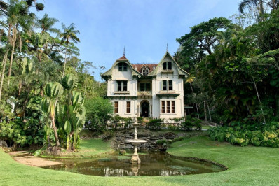 Profissionais do segmento de artes visuais da cidade têm entrada gratuita para visitar exposições na Casa de Petrópolis