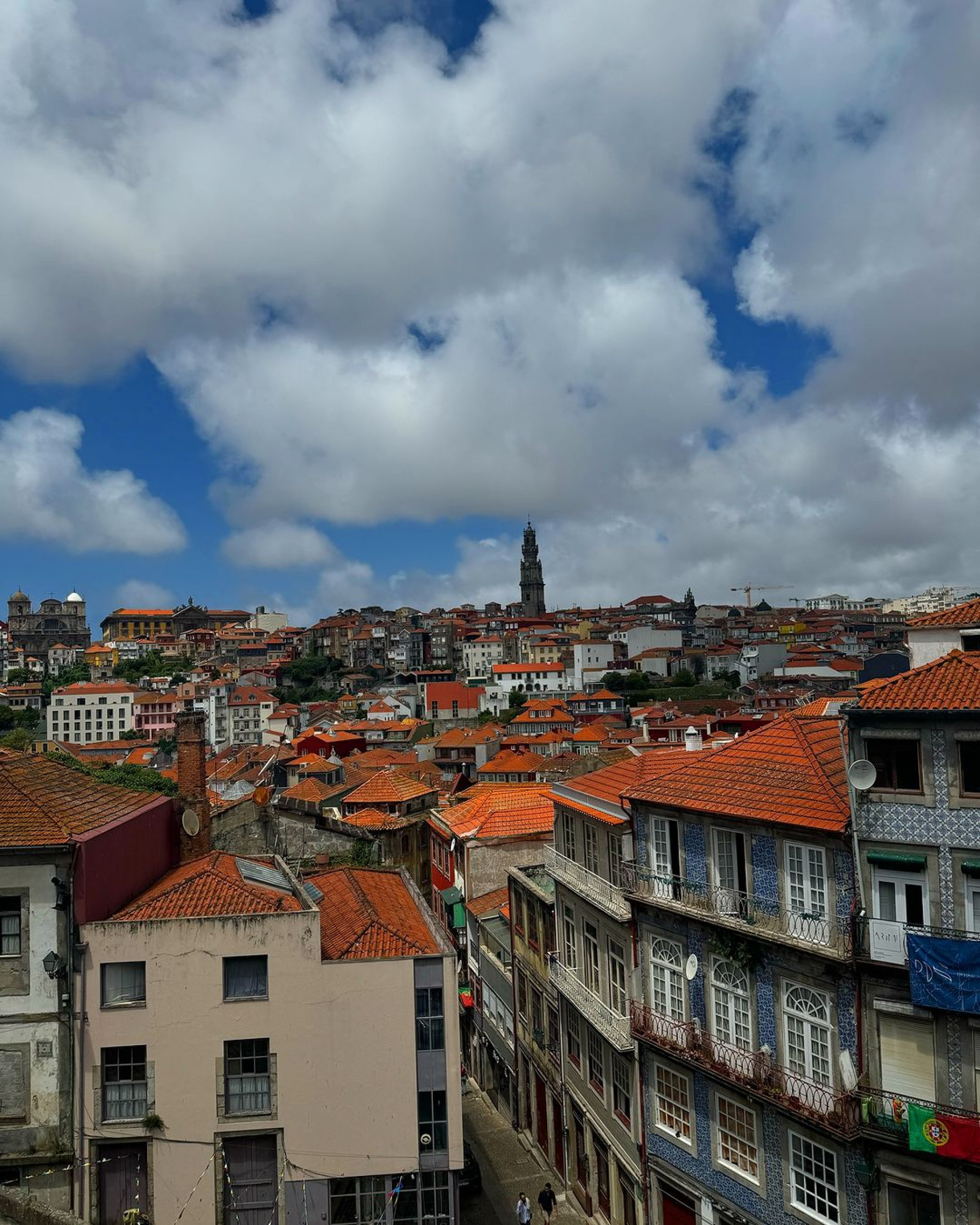 Nicolas Prattes publica registros em Portugal e avisa: 'Gravando sua próxima novela das nove' - Reprodução