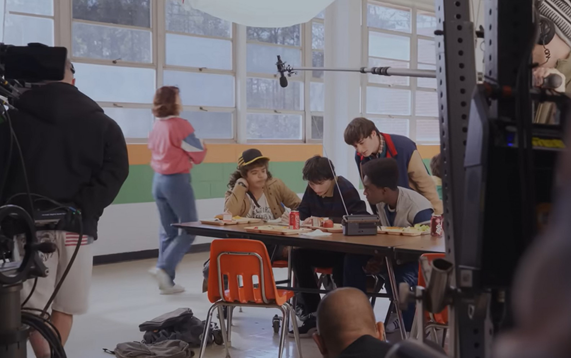 Bastidores das filmagens da quinta temporada de 'Stranger Things' - YouTube / Reprodução