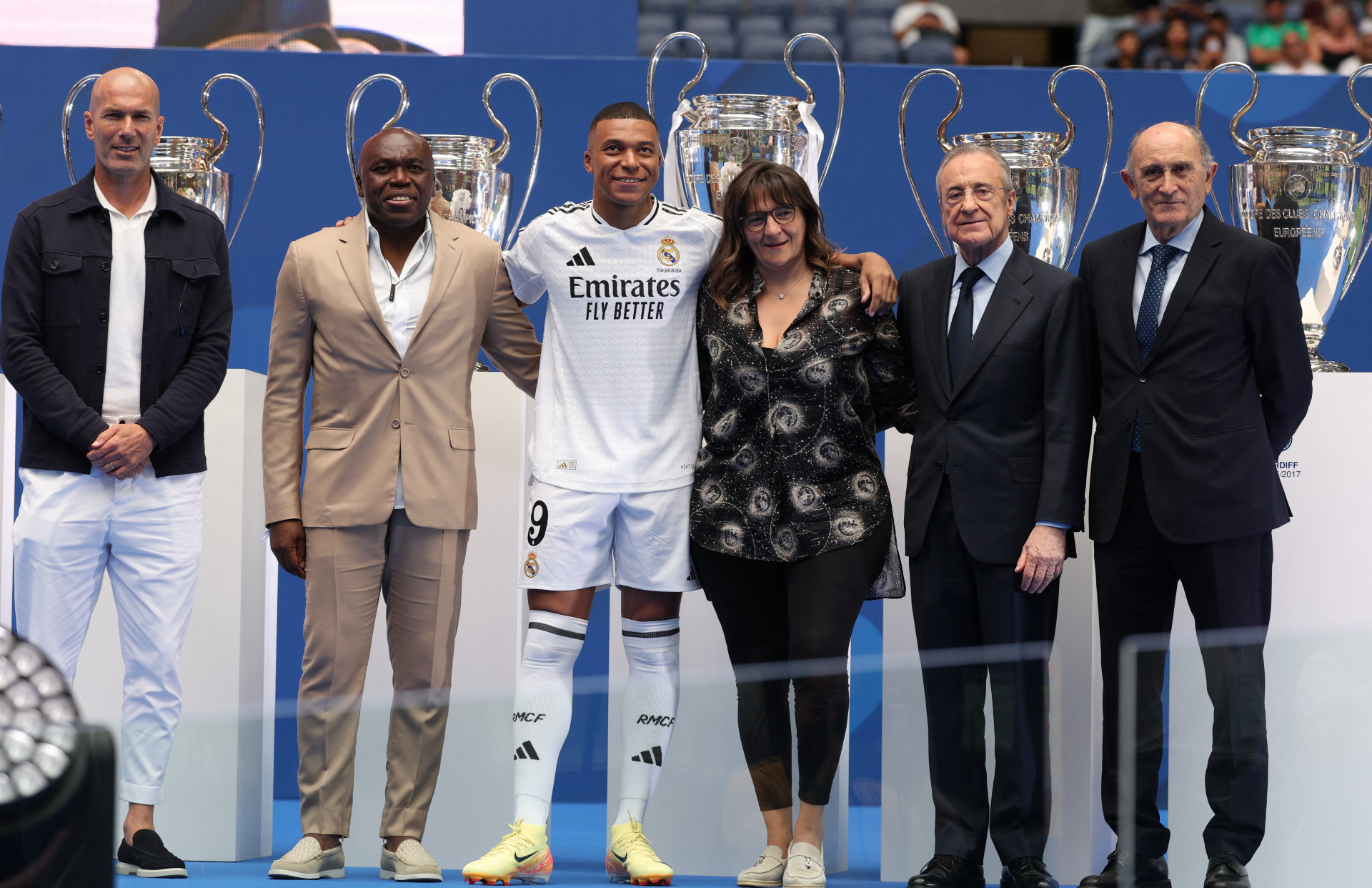 Apresentado No Santiago Bernabéu, Mbappé Se Declara Ao Real: 'Quero ...