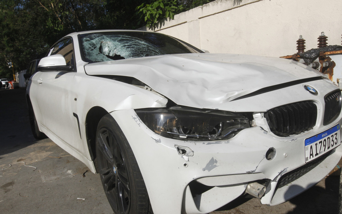 Ve&iacute;culo utilizado por V&iacute;tor Vieira Belarmino ficou destru&iacute;do - Reginaldo Pimenta/Ag&ecirc;ncia O Dia