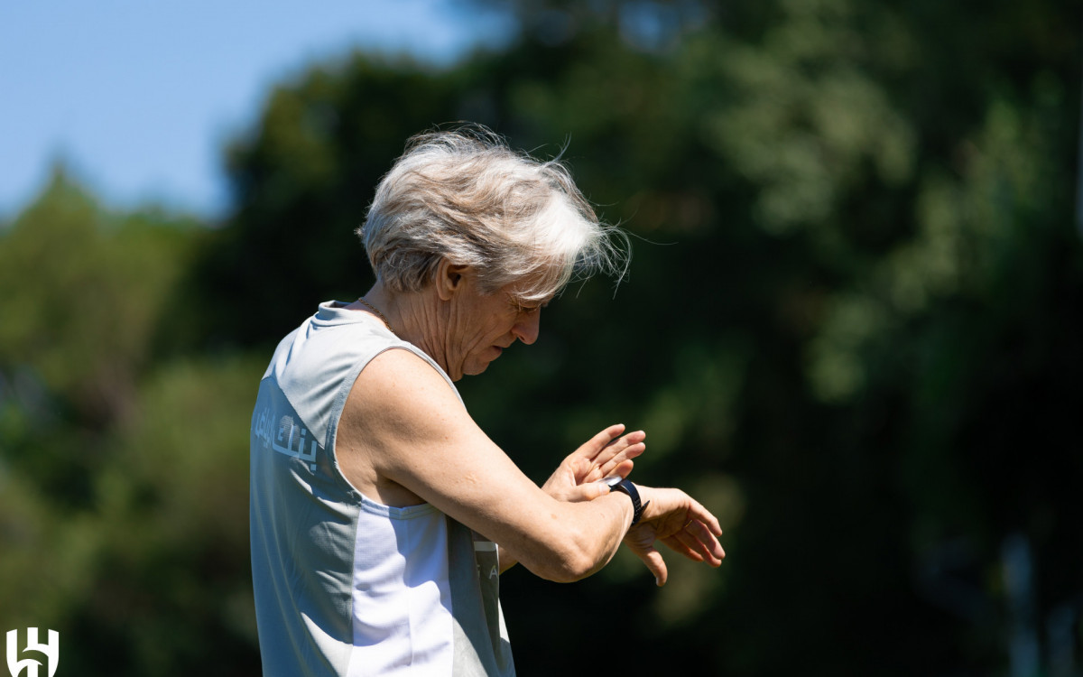 Jorge Jesus apareceu de visual novo na reapresentação do Al-Hilal