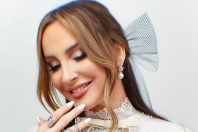 Claudia Leitte mostra detalhes do vestido escolhido para renovar votos de casamento: 'Momento especial'