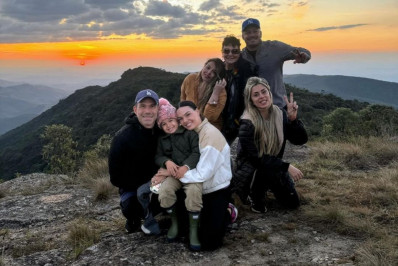 Mãe de Isis Valverde agradece o apoio da família em meio a tratamento contra câncer