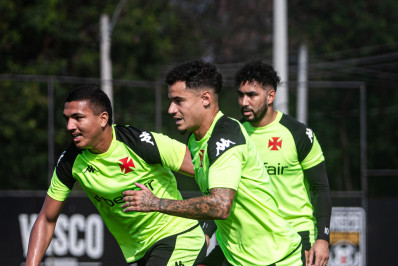 Atlético-GO x Vasco: Coutinho e Payet não viajam e Adson é dúvida