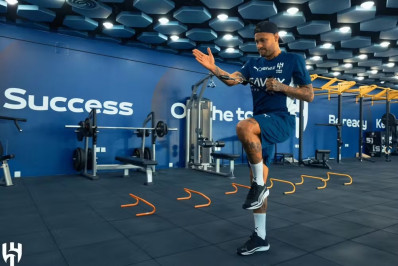 Neymar se reapresenta no Al-Hilal para seguir tratamento de lesão no joelho esquerdo