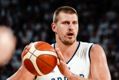 Sérvia de Jokic perde para a Austrália em amistoso de basquete