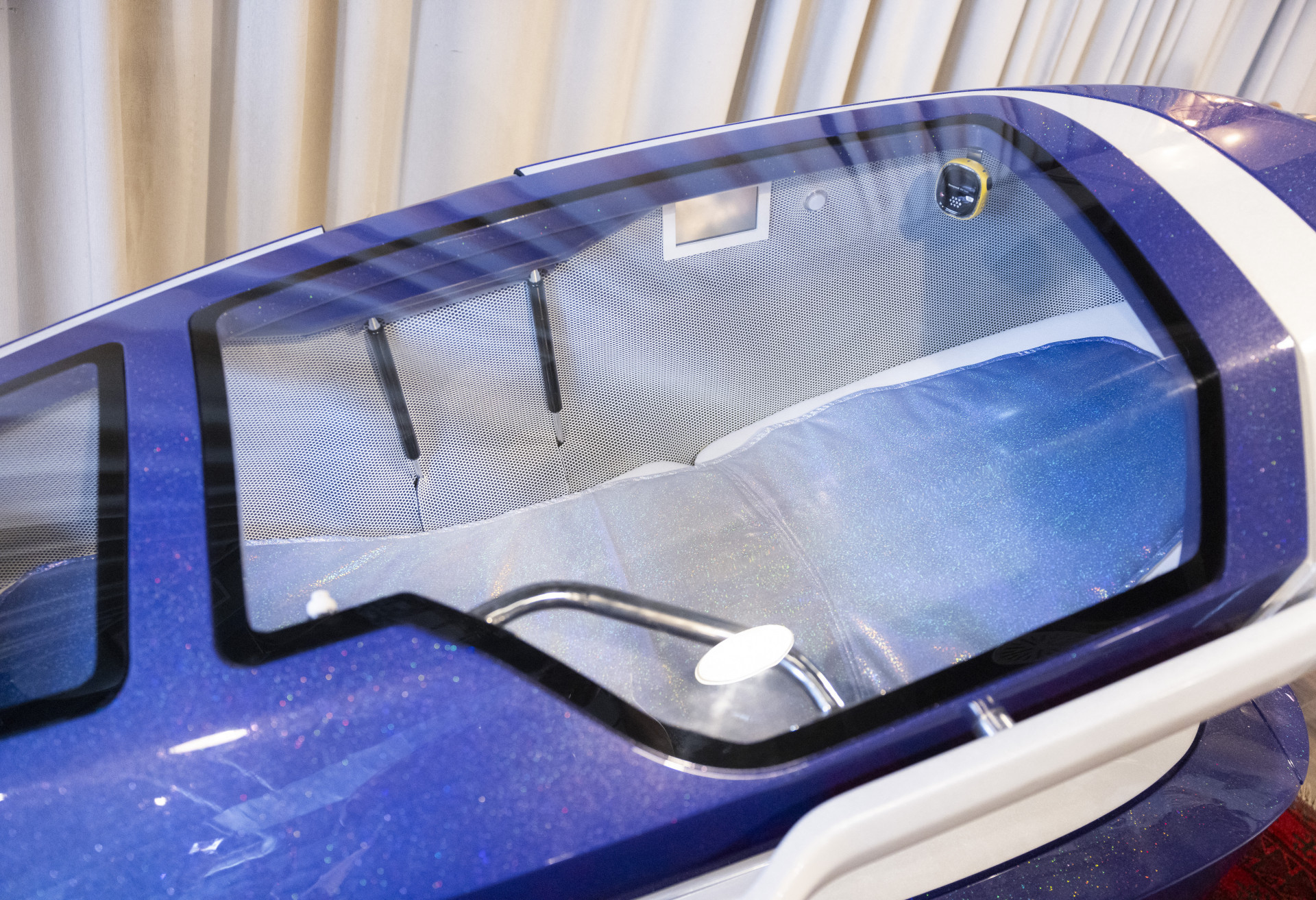 Cápsula desenvolvida pela The Last Resort para morte assistida na Suíça - Arnd Wiegmann / AFP