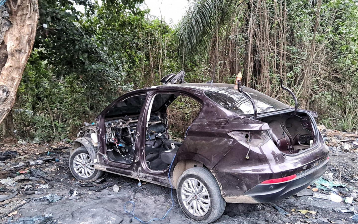 Carcaça do Fiat/Cronos recuperada