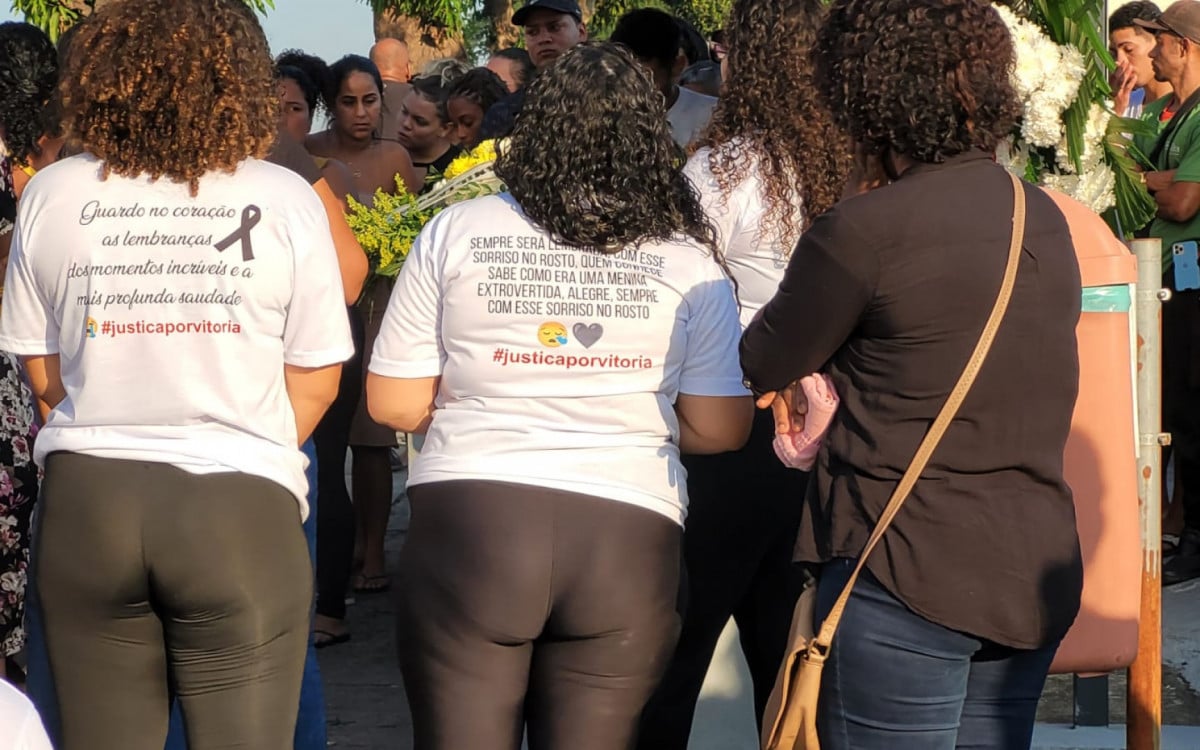Familiares e amigos usam camisas pedindo por justiça - Lucas Cardoso / Agência O Dia