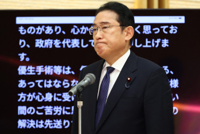 Primeiro-ministro japonês pede desculpas a vítimas de esterilizações forçadas