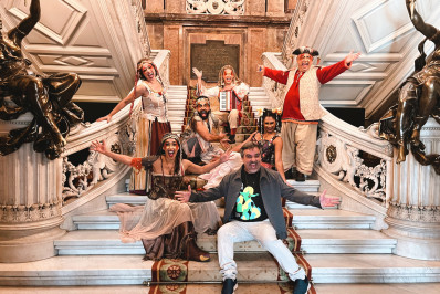 Sucesso no teatro, meritiense embarca para Europa com o grupo 