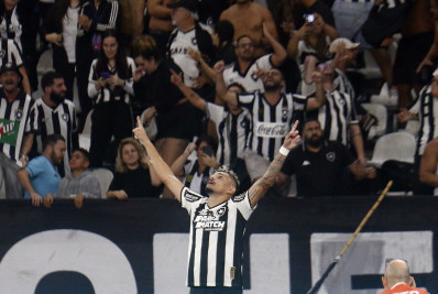 Tiquinho comemora gol e espanta fantasma no Botafogo: 'Nova era'