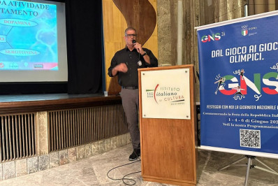 Faixa-preta brasileiro lidera palestra sobre dependência química no Consulado da Itália