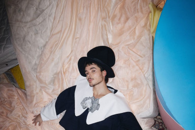 João Lucas, marido de Sasha, lança videoclipe dirigido por Bruna Marquezine; assista