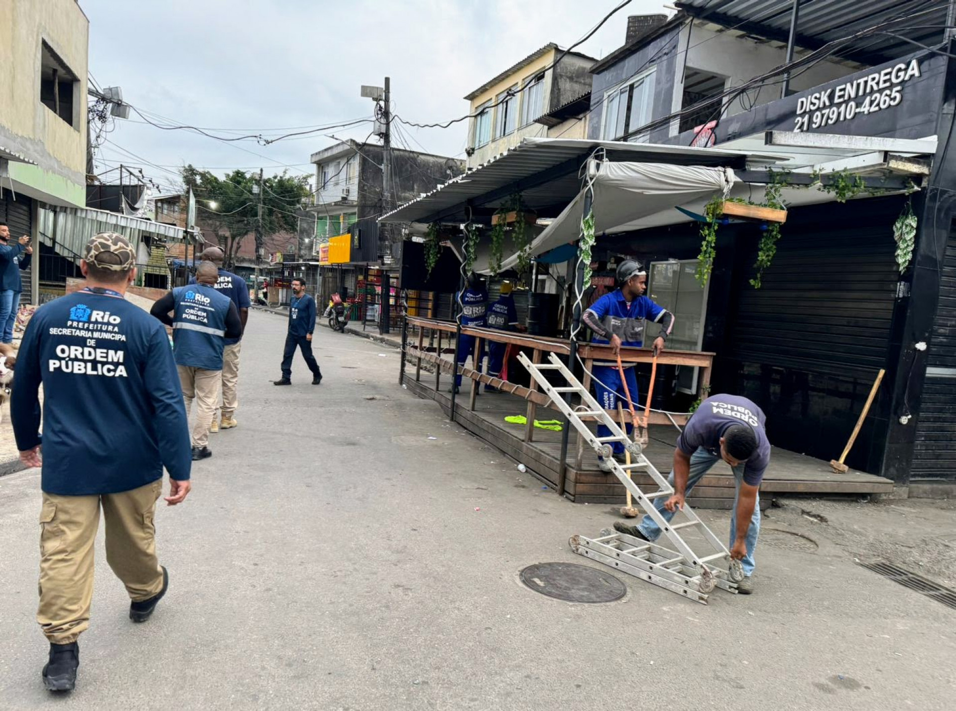 Equipes da Prefeitura do Rio realizam demolição de construções irregulares na Cidade de Deus - Divulgação/Governo do Estado