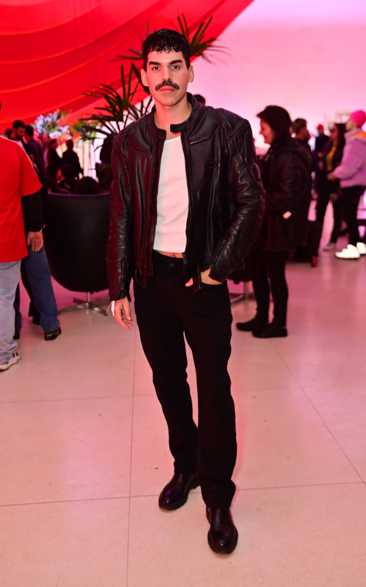 Matheus Carrilho curte festival de música em SP