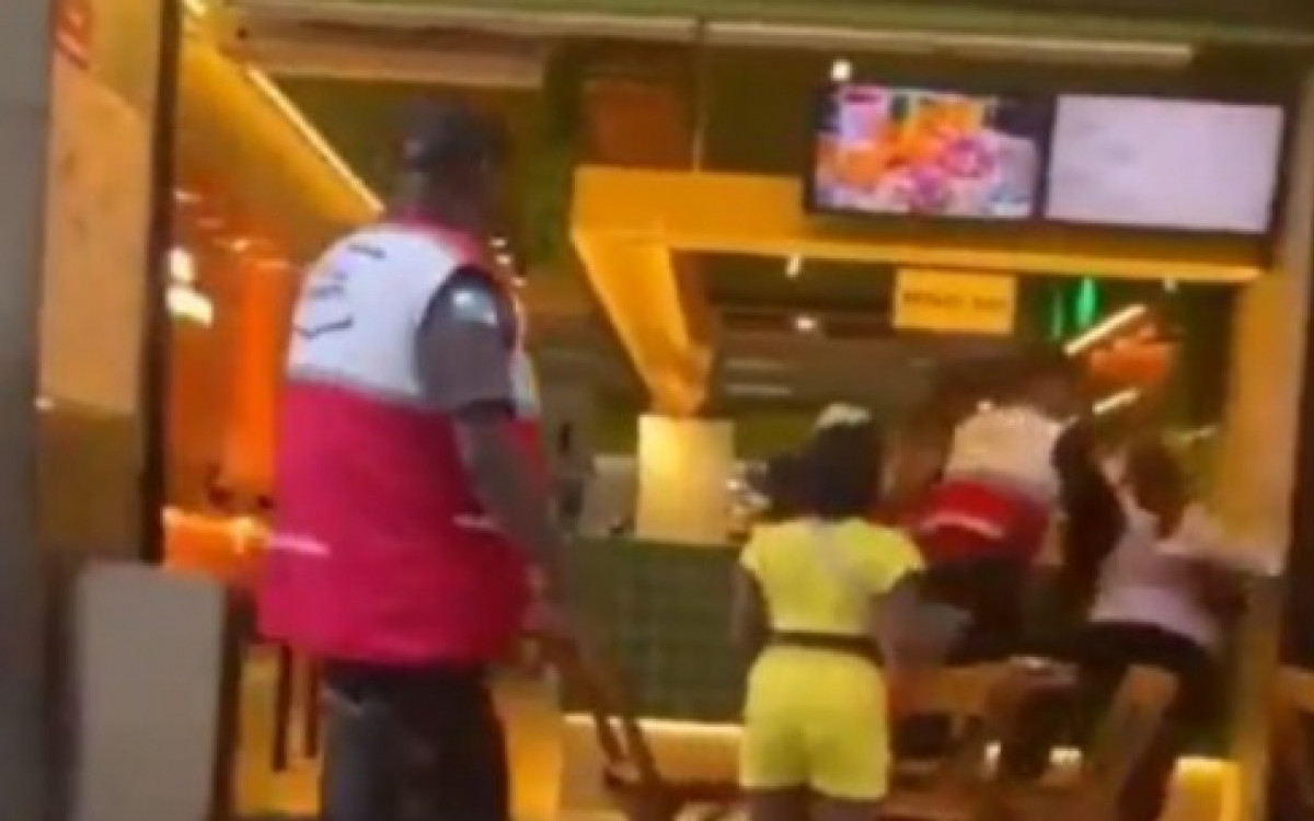 Abordagem aconteceu na Rua São José, no Centro do Rio, na tarde desta quarta-feira (17)