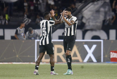 Defesa do Botafogo se destaca em vitória sobre Palmeiras