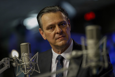 Consumo de carne de frango e ovos permanece seguro, diz ministro da Agricultura