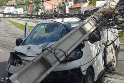Colisões de veículos com postes da rede elétrica aumentam 9% em relação a 2023
