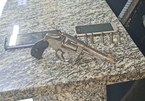 Polícia Militar prende criminoso com tornozeleira eletrônica em Araruama