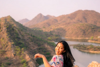 Influenciadora morre após cair de cachoeira de mais de 100 metros enquanto filmava