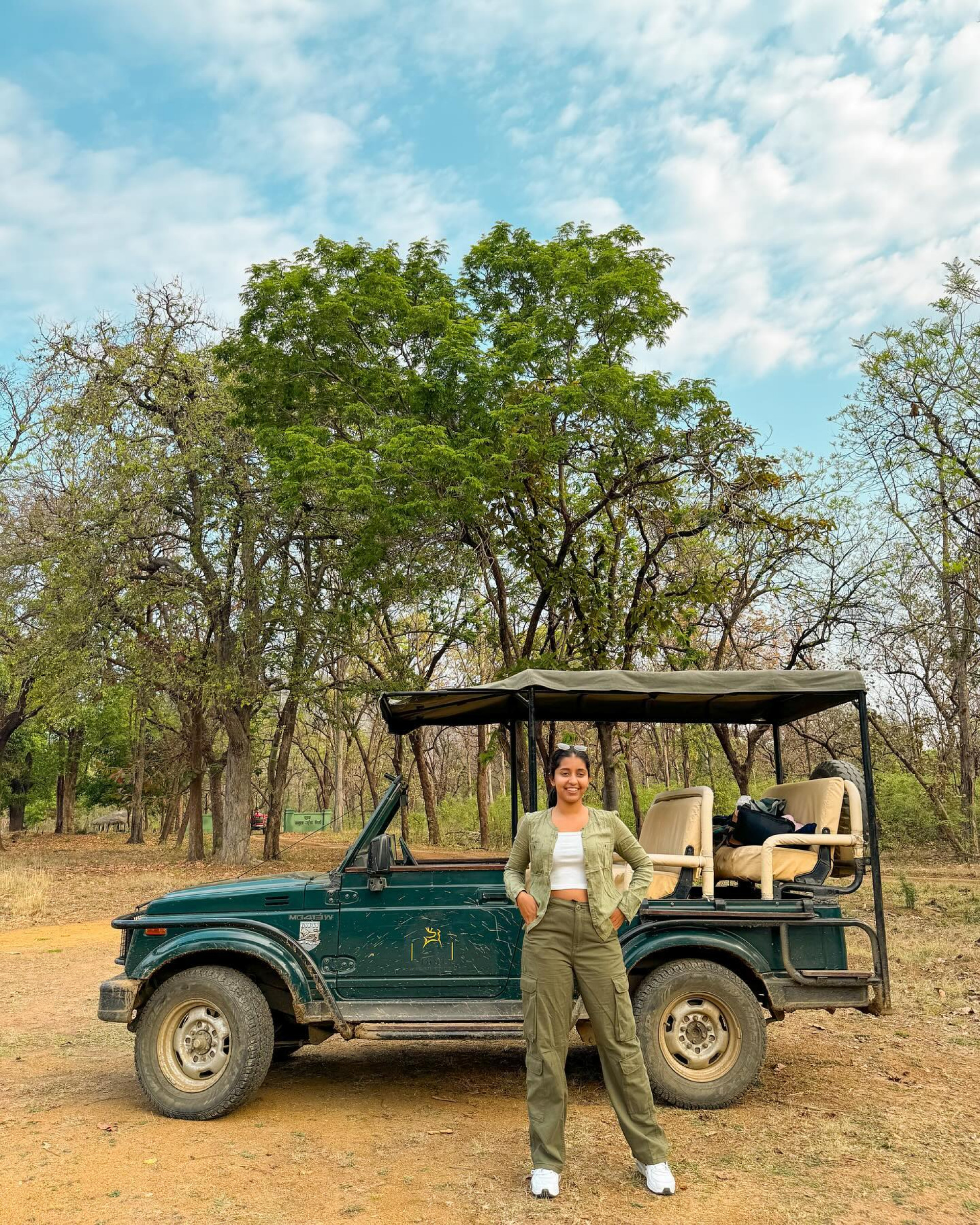 Influenciadora morre após cair de cachoeira enquanto filmava