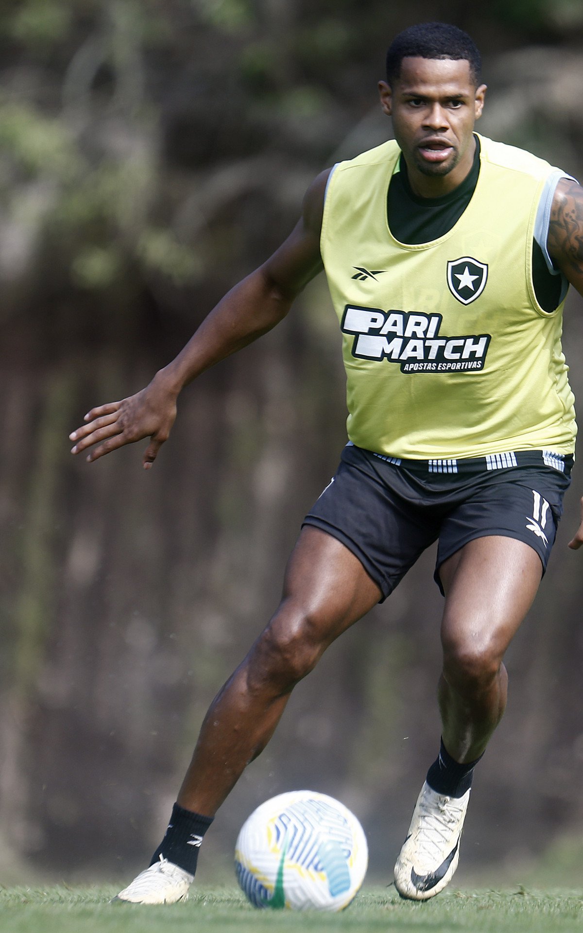 Junior Santos. Treino do Botafogo, Esoaco Lonier. 05 de Junho de 2023, Rio de Janeiro, RJ, Brasil. Foto: Vitor Silva/Botafogo. 
Imagem protegida pela Lei do Direito Autoral N&ordm; 9.610, DE 19 DE FEVEREIRO DE 1998. Sendo proibido qualquer uso comercial, remunerado e manipulacao/alteracao da obra.
 - Vitor Silva/Botafogo