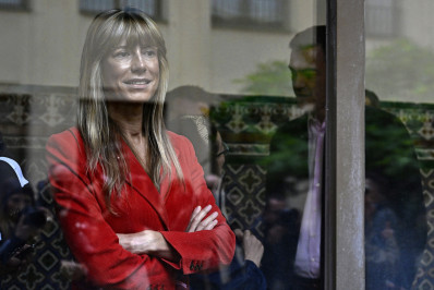 Investigada na Espanha por suposta corrupção, primeira-dama se recusa a depor