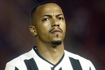 Vídeo: Botafogo homenageia Marlon Freitas pelos 100 jogos com o time