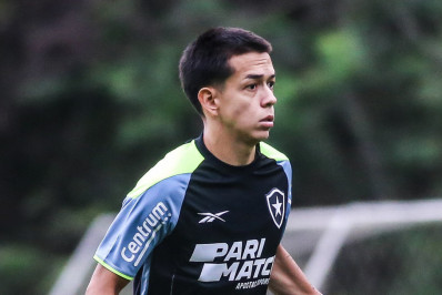 Botafogo quita dívida com clube paraguaio por atacante e evita transfer ban
