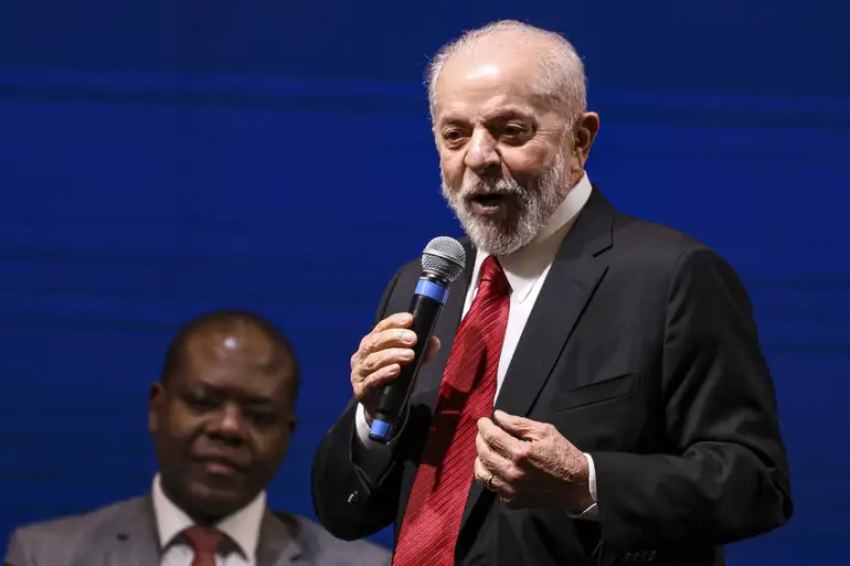 Lula: concurso que estamos fazendo supre deficiência de mais de dezenas de anos