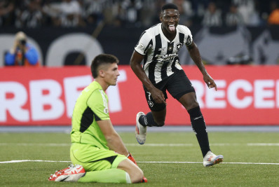 Luiz Henrique marca, e Botafogo vence o Internacional no Nilton Santos