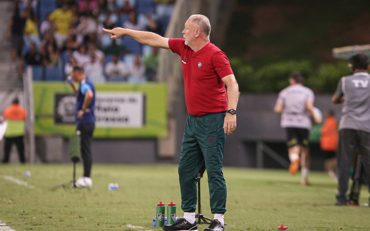 Mano comemora 1ª vitória pelo Fluminense: &#8216;Melhora a confiança&#8217;