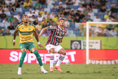 Thiago Silva enaltece garotos do Fluminense e celebra estreia: 'Não podia ser melhor'